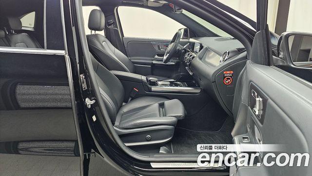Mercedes-Benz GLA-Class 2021 — photo 17