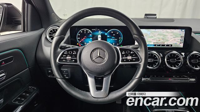 Mercedes-Benz GLA-Class 2021 — photo 19