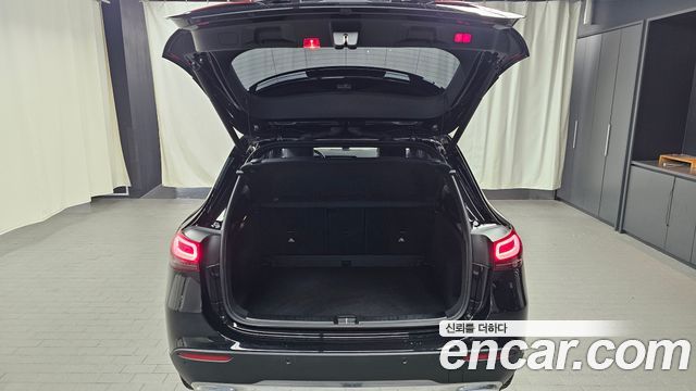 Mercedes-Benz GLA-Class 2021 — photo 26