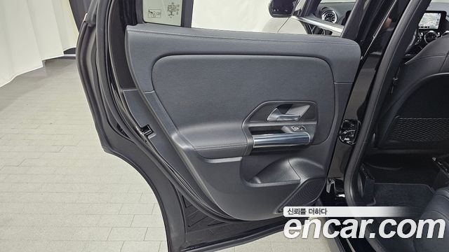 Mercedes-Benz GLA-Class 2021 — photo 15
