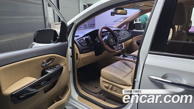 Kia Canival 2016 — photo 13