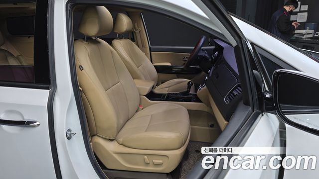 Kia Canival 2016 — photo 18