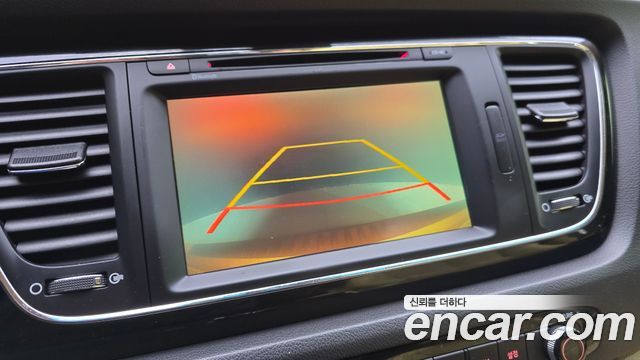 Kia Canival 2016 — photo 22