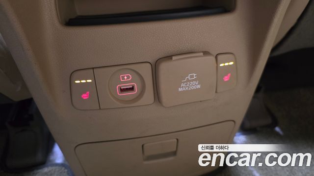 Kia Canival 2016 — photo 24