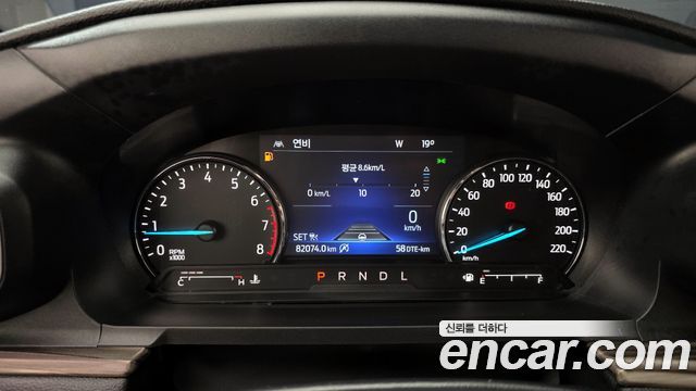 Ford Explorer 2021 — photo 11