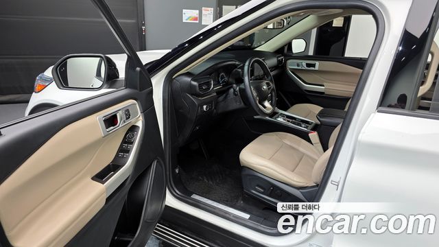 Ford Explorer 2021 — photo 13