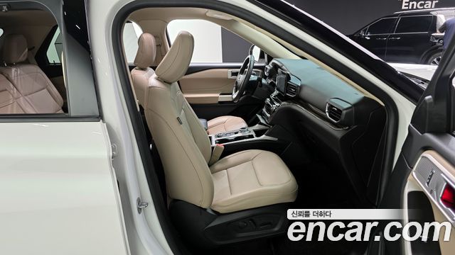 Ford Explorer 2021 — photo 18