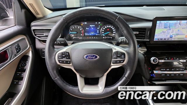 Ford Explorer 2021 — photo 19