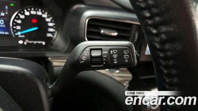 Ford Explorer 2021 — photo 21