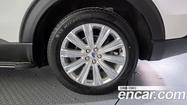 Ford Explorer 2021 — photo 7