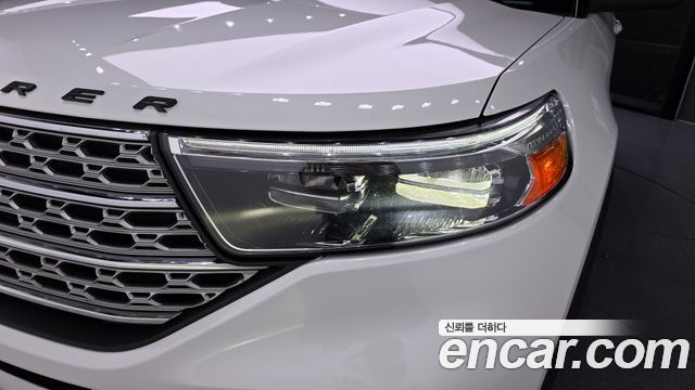 Ford Explorer 2021 — photo 8