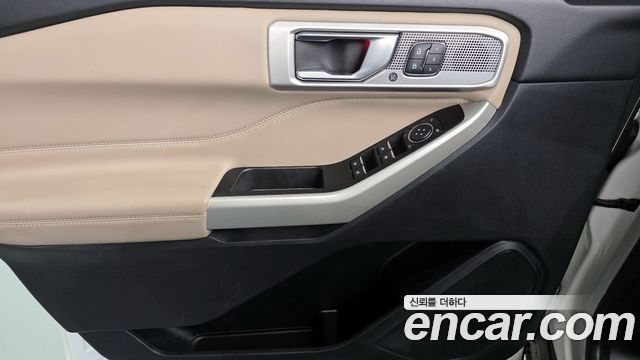 Ford Explorer 2021 — photo 14