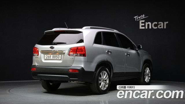 Kia Sorento 2011 — photo 2