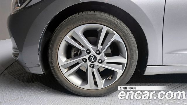 Hyundai AVANTE 2017 — photo 5