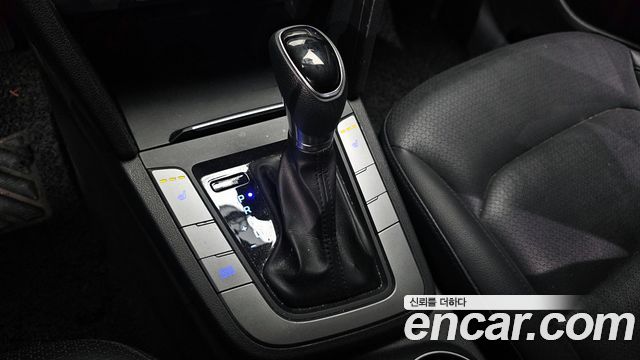 Hyundai AVANTE 2017 — photo 9