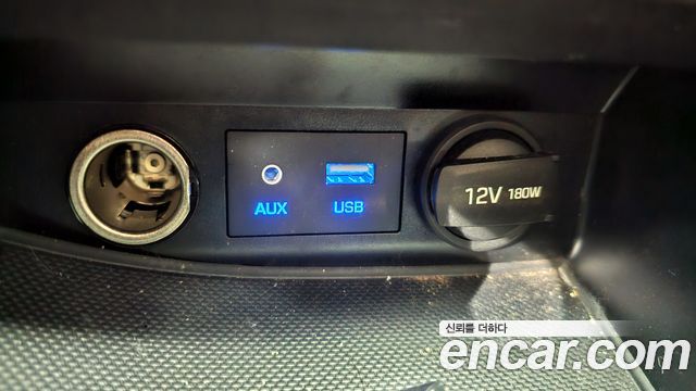 Hyundai AVANTE 2017 — photo 13