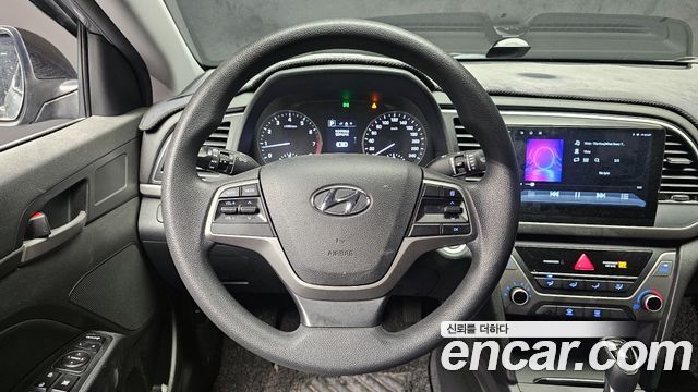 Hyundai AVANTE 2017 — photo 14