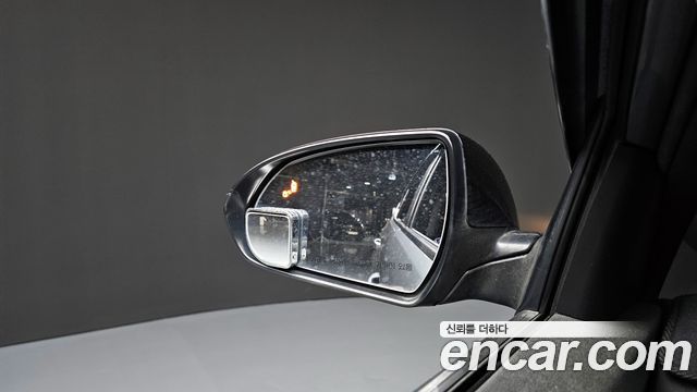 Hyundai AVANTE 2017 — photo 17