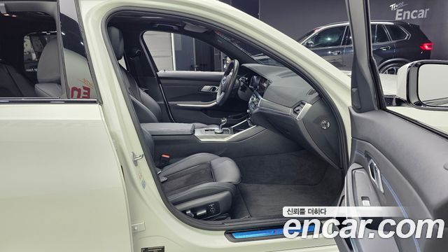 BMW 3-Series 2021 — photo 11