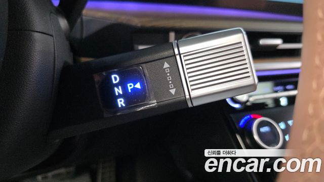 Hyundai Santafe 2025 — photo 9