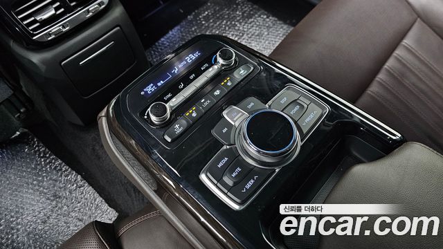 Genesis EQ900 2018 — photo 23