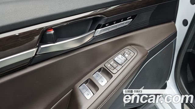 Genesis EQ900 2018 — photo 27