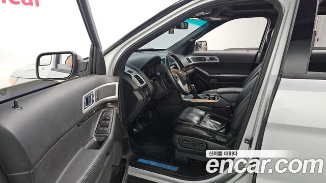 Ford Explorer 2014 — photo 10
