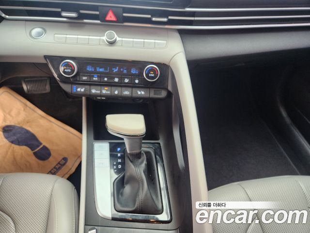 Hyundai AVANTE 2021 — photo 17