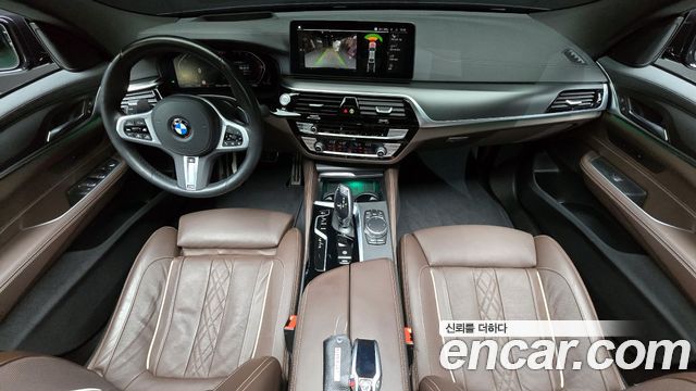 BMW Gran Turismo 2023 — photo 7