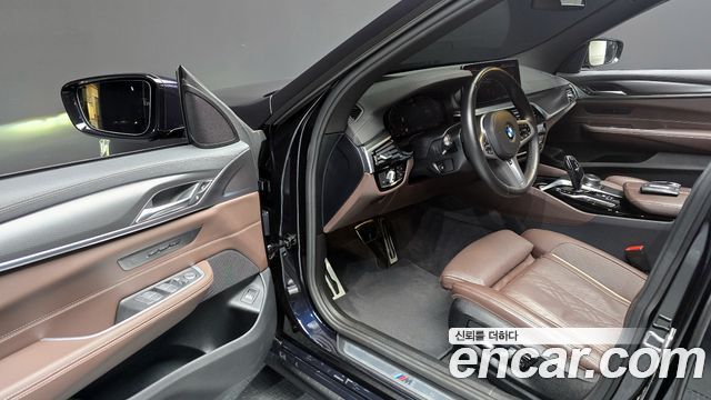 BMW Gran Turismo 2023 — photo 10