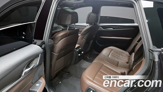 BMW Gran Turismo 2023 — photo 11