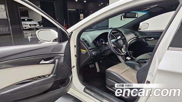 Hyundai i40 2016 — photo 13