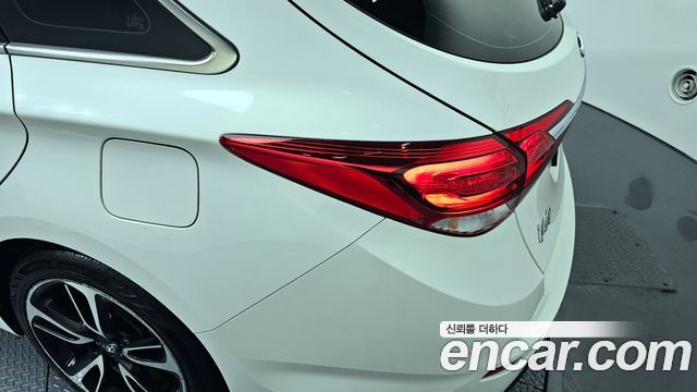 Hyundai i40 2016 — photo 9