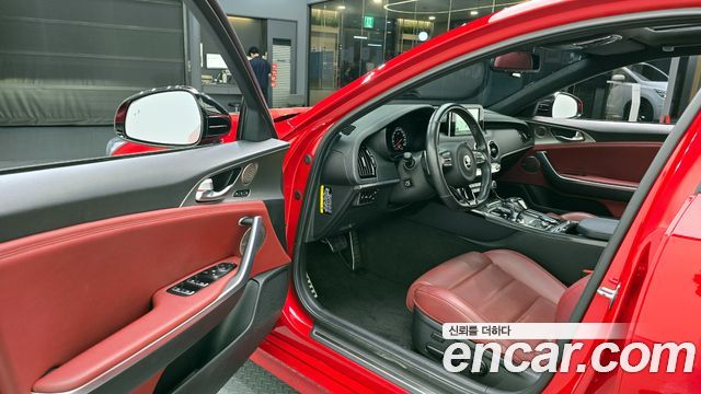 Kia Stinger 2018 — photo 10