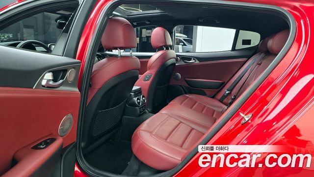 Kia Stinger 2018 — photo 12
