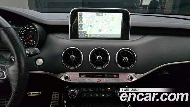 Kia Stinger 2018 — photo 14