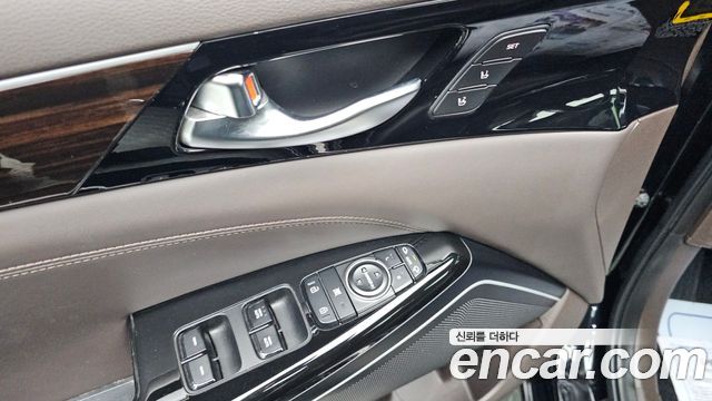 Kia K7 2018 — photo 19