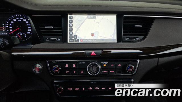Kia K7 2018 — photo 22