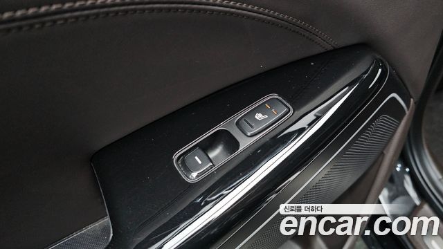 Kia K7 2018 — photo 24