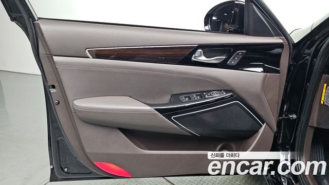 Kia K7 2018 — photo 14