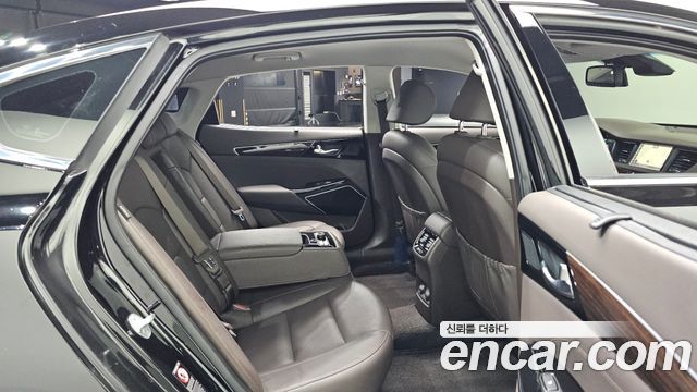 Kia K7 2018 — photo 16