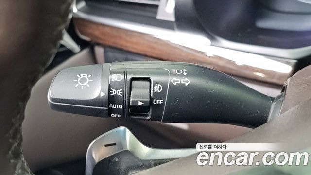 Kia K7 2018 — photo 30