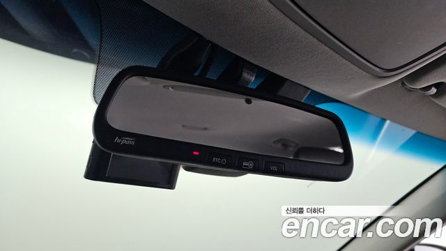 Kia K7 2018 — photo 31