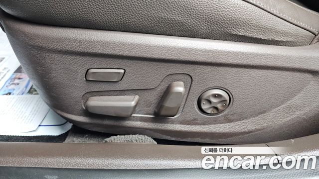 Kia K7 2018 — photo 32