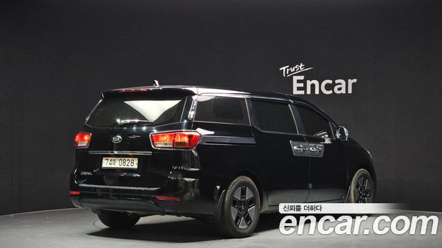 Kia Canival 2018 — photo 2