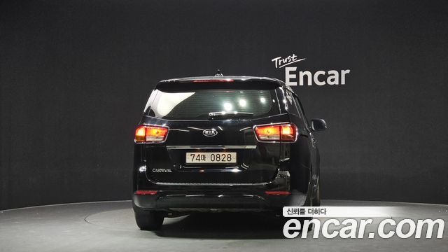 Kia Canival 2018 — photo 4