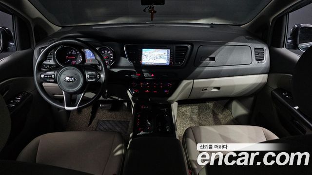 Kia Canival 2018 — photo 7
