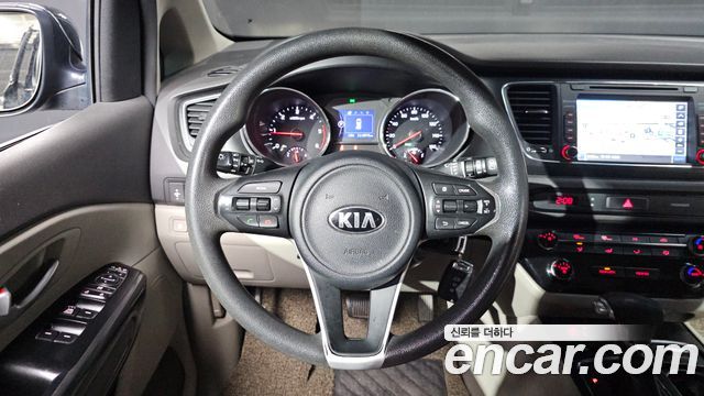 Kia Canival 2018 — photo 12