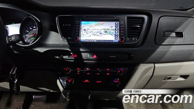 Kia Canival 2018 — photo 13