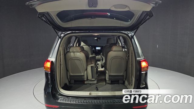 Kia Canival 2018 — photo 20